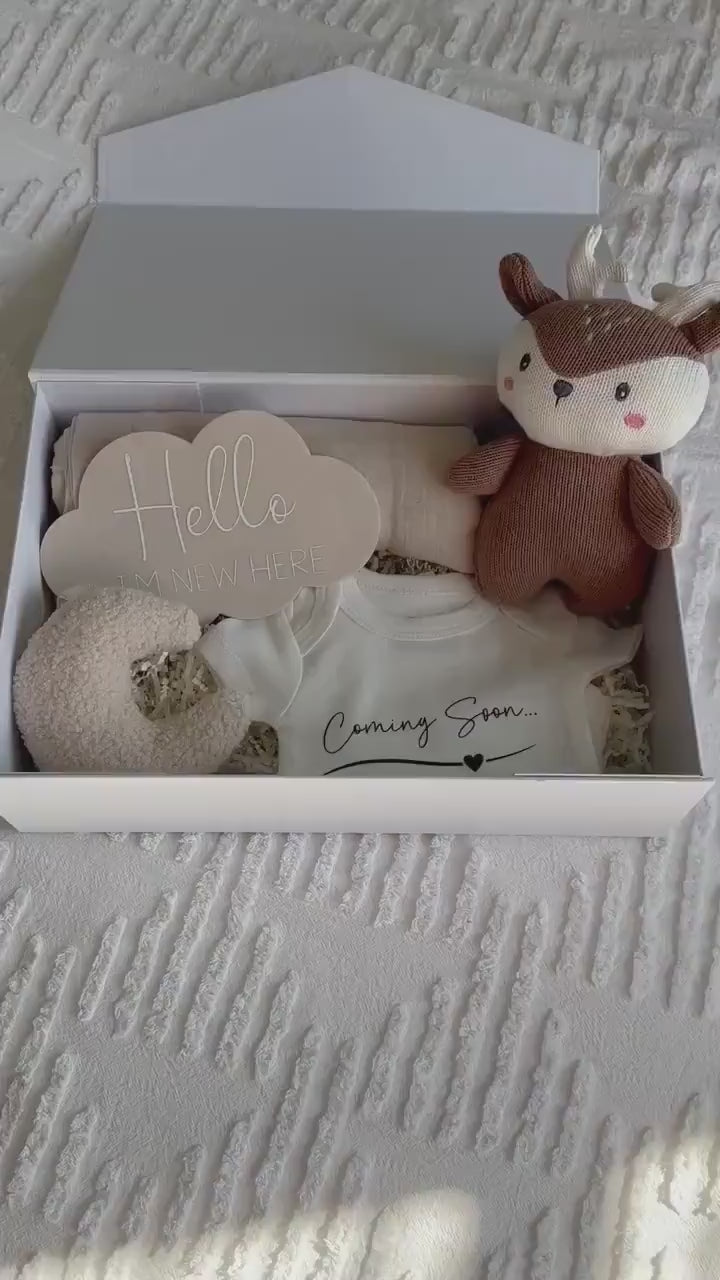 Newborn Baby Gift Box, Baby Hamper, New Baby Unisex Gift Set, Baby Shower Gift Idea, Gender Neutral Welcome Home Box, Baby Boy Baby Girl